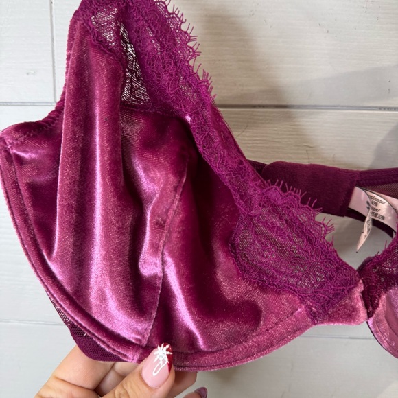 Victoria's Secret NWOT Unlined Demi Velvet Bra Size 32DDD - Picture 3 of 7